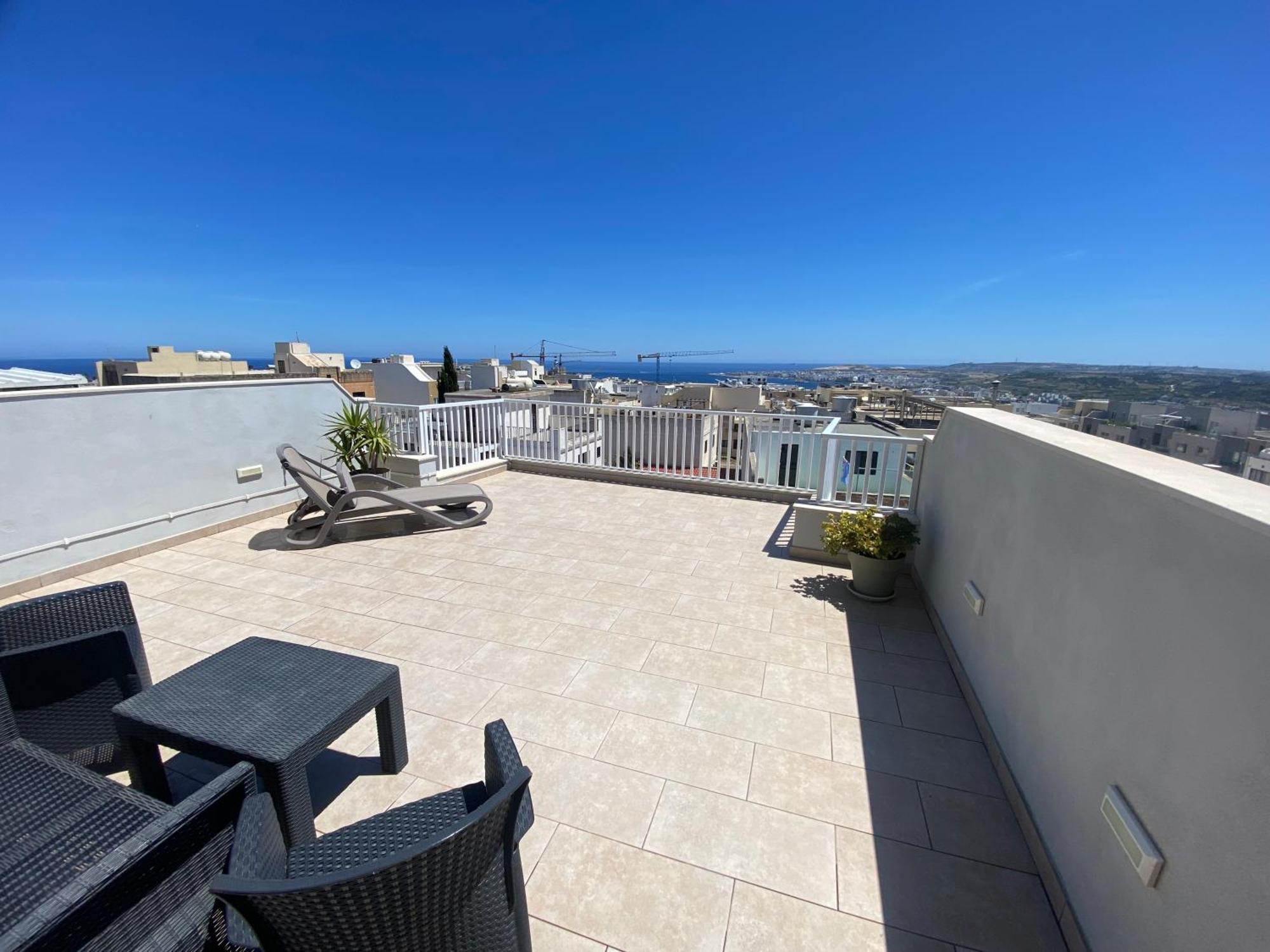 Sunshine Apartments Mellieha - Modern Two Bedroom Penthouse With Terrace Extérieur photo